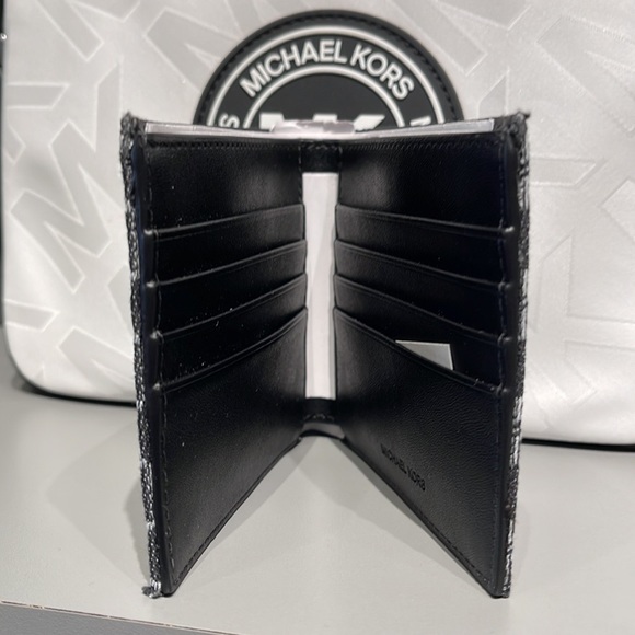 Michael Kors Men’s Women’s Cooper Logo Fabric Billfold Wallet Black Multi NWT - Picture 11 of 16